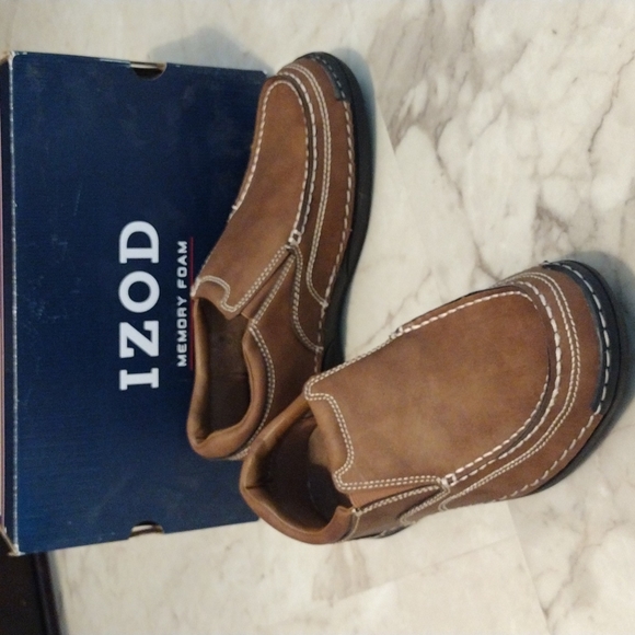Izod Other - IZOD memory foam loafers.